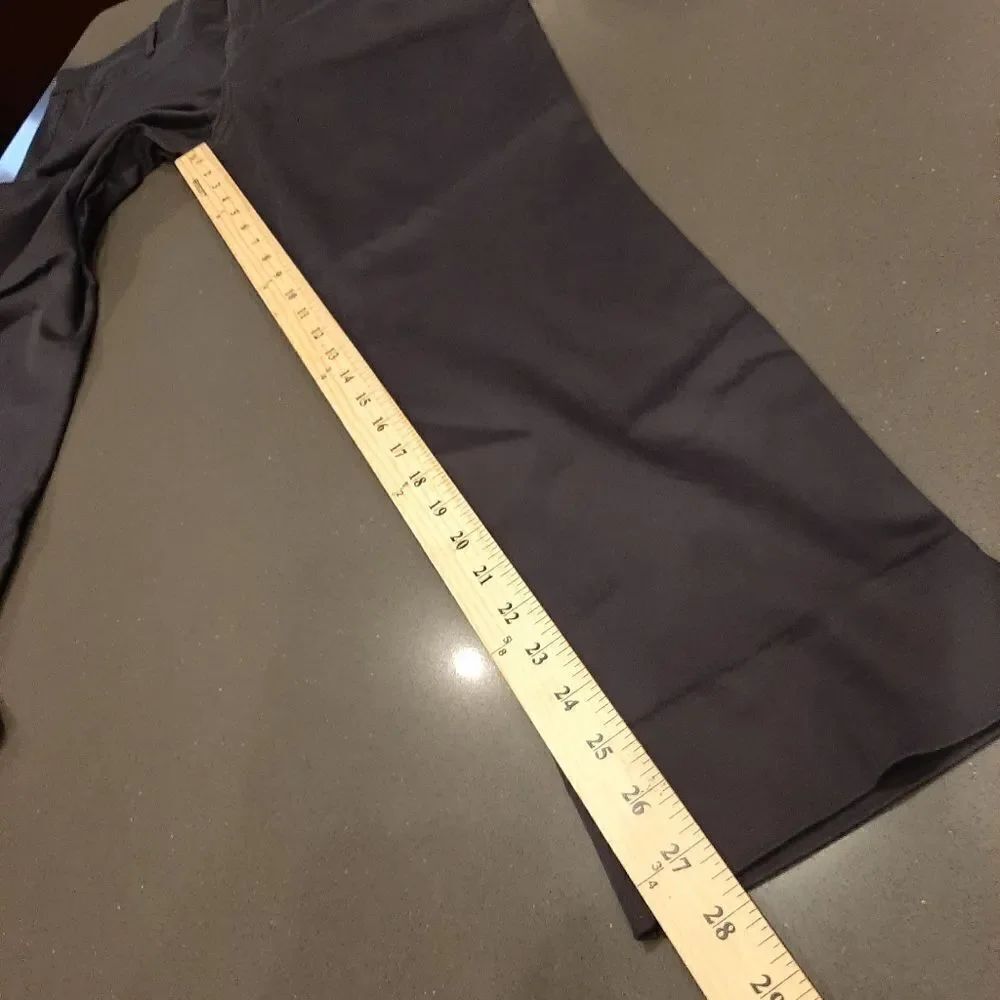 Level 99 Navy Capris Size 33 - Picture 6 of 10
